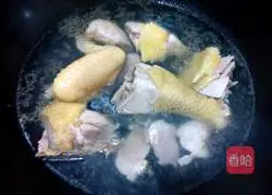 Illustration of how to make five-finger peach chicken soup 3