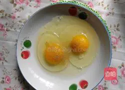 Illustration of how to make golden steamed bun slices 2