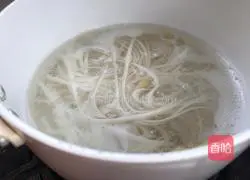 Illustration of how to make vegetable and pork noodles 4