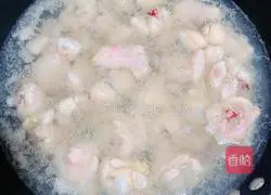 Chicken chestnut soup | Illustration of how to nourish the skin and nourish the kidneys 3