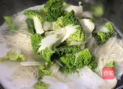 Illustration of how to make shredded vegetable and pork noodle soup 5