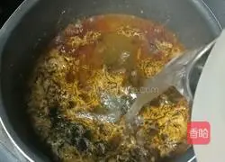 Illustration of how to make pearl milk tea 8