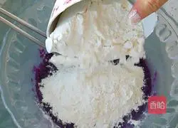 Illustration of how to make purple sweet potato paste lucky bag 4