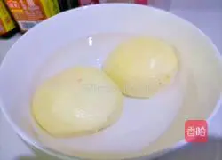 Illustration of making double bean buns 5