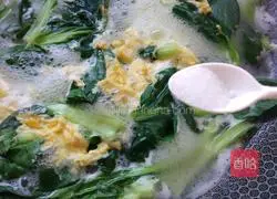 Illustration of how to make vegetable and egg soup 6