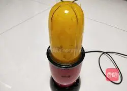 Illustration of how to make apple and pumpkin egg yolk paste 6