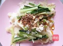 Illustration of how to make dumpling skin version of fried noodles 7