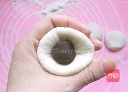 Illustration of how to make bean paste buns 11