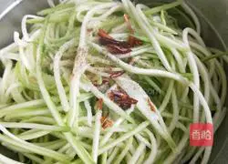 Illustration of how to make stir-fried zucchini 5