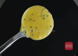 Egg Roll Illustration of how to do it 5