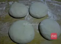 Illustration of how to make Roujiamo 8