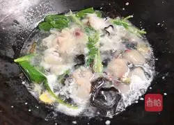 Illustration of how to make vegetable and fish fillet soup 8