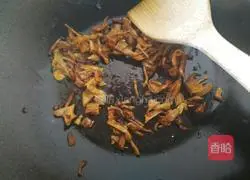 Illustration of how to make scallop and white glutinous rice soup 4