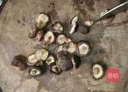 Illustration of how to make mushroom noodles 4