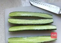 Illustration of how to make spicy and sour appetizing cucumbers 2