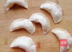 Illustration of how to make cabbage, vermicelli and egg boxes 6