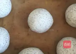 Illustration of how to make black bean noodles and steamed buns 8