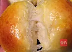 Illustration of how to make condensed milk buns 8