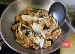 Illustration of braised crispy pork 5