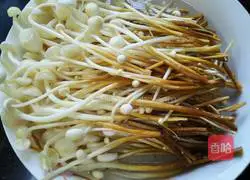 Illustration of how to make cold enoki mushrooms 1