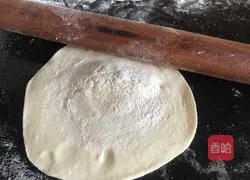 Illustration of how to make onion and pork buns 16