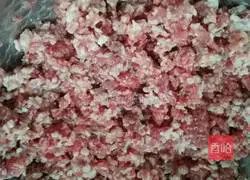 Illustration of how to make beef and radish stuffed buns 2