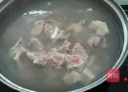 Illustration of how to make pork ribs and yam soup 1