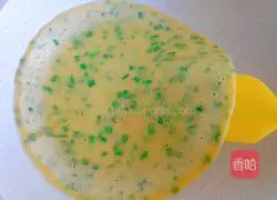 Illustration of how to make chive egg pancake 8