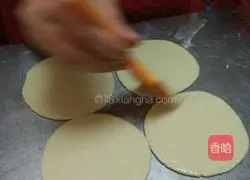 Illustration of how to make pig's trotters steamed buns 6