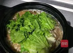 Illustration of how to make enoki mushroom and bamboo fungus soup 16