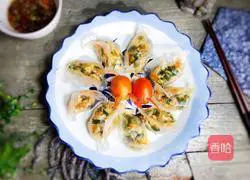 Chives Illustration of how to make egg crystal dumplings 22