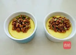 Illustration of how to make steamed egg custard with minced meat 11
