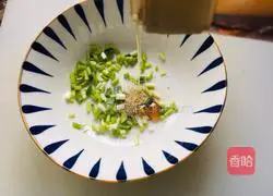 Illustration of how to make wontons in clear soup 5