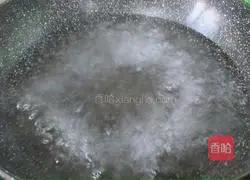 Illustration of how to make scrambled eggs with spinach buds 4