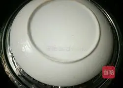 Illustration of how to make steamed egg custard 7