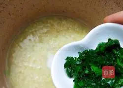 Illustration of how to make cabbage and millet paste 7