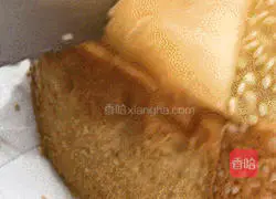 Illustration of how to make garland bread 11