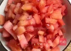 Illustration of how to make tomato fish fillet soup 1