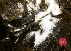 Illustration of how to make kelp bone tofu soup 2