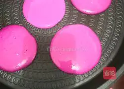 Illustration of how to make dragon fruit cake 6