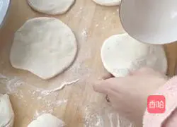  Illustration of making dough cakes 4