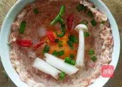 Illustration of how to make egg patty soup 12