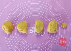 Illustration of how to make pumpkin steamed buns 8