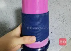 Illustration of how to make dragon fruit milkshake 9