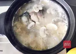 Yam and crucian carp soup recipe 8
