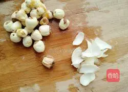 Illustration of how to make Poria, Agaricus Blazei and Spare Ribs Soup 8