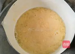 Illustration of how to make egg drop soup 6