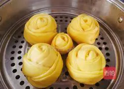 Illustration of how to make pumpkin rolls 13