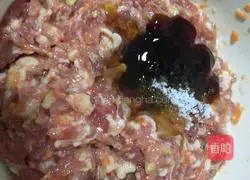 Illustration of how to make shrimp meatball soup 7