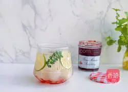 Illustration of how to make lychee lemon sparkling water 12